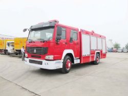 重汽8T水灌消防車(chē)